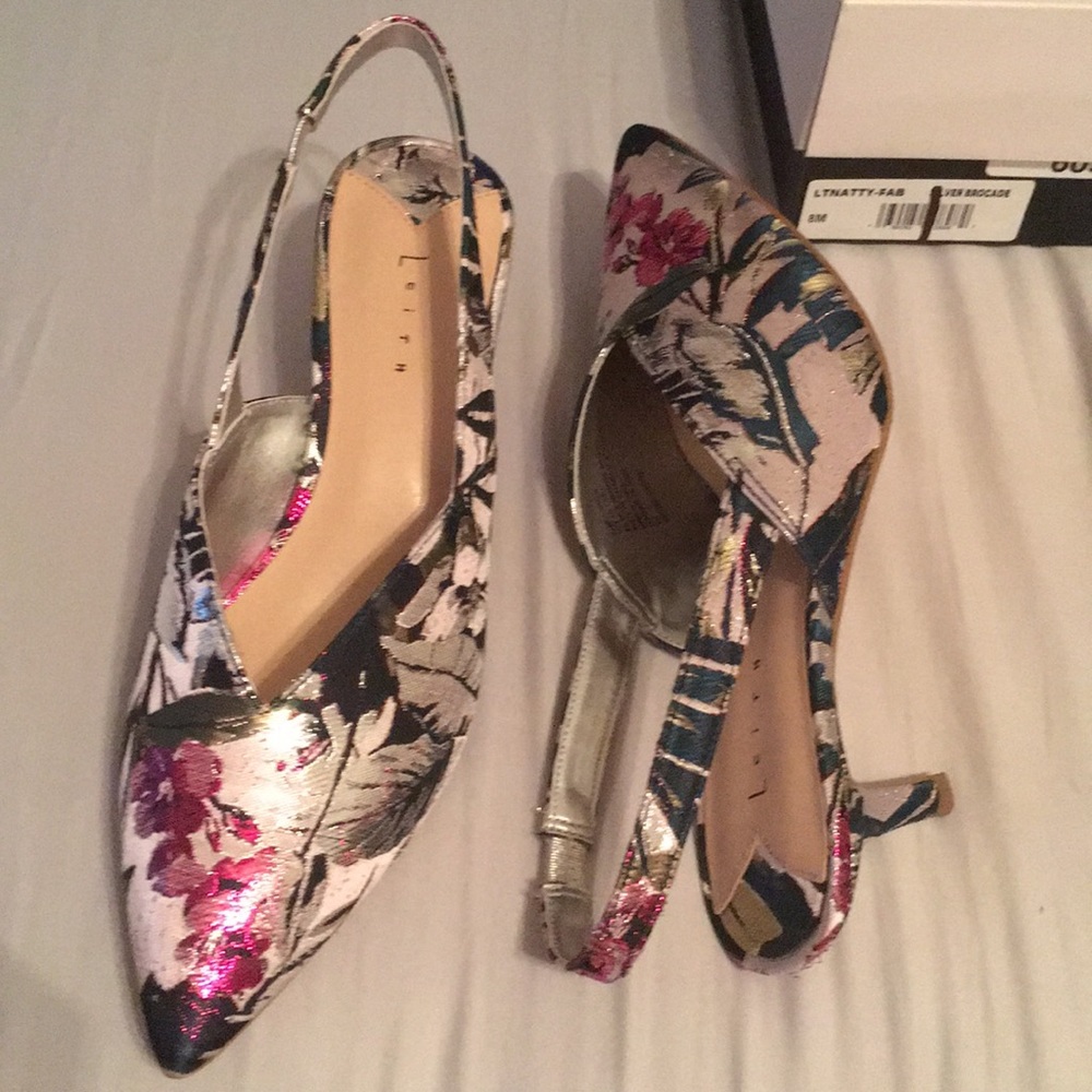 Like new Leith iridescent shoes. Size M